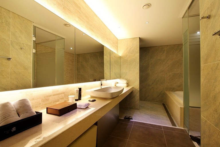Bathroom 4, Uijeongbu La Tree Hotel, Yangju