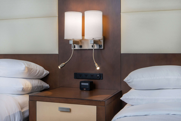 Bedroom 3, Doubletree Hotel Columbia, Howard