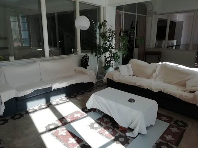 Bedroom 5, Les Colonnades, Aude