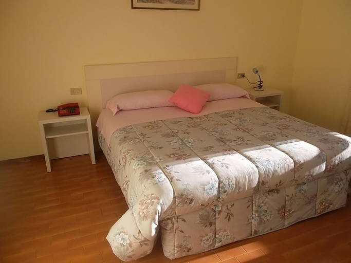 Bedroom 2, Hotel Residence La Rosa, Bergamo
