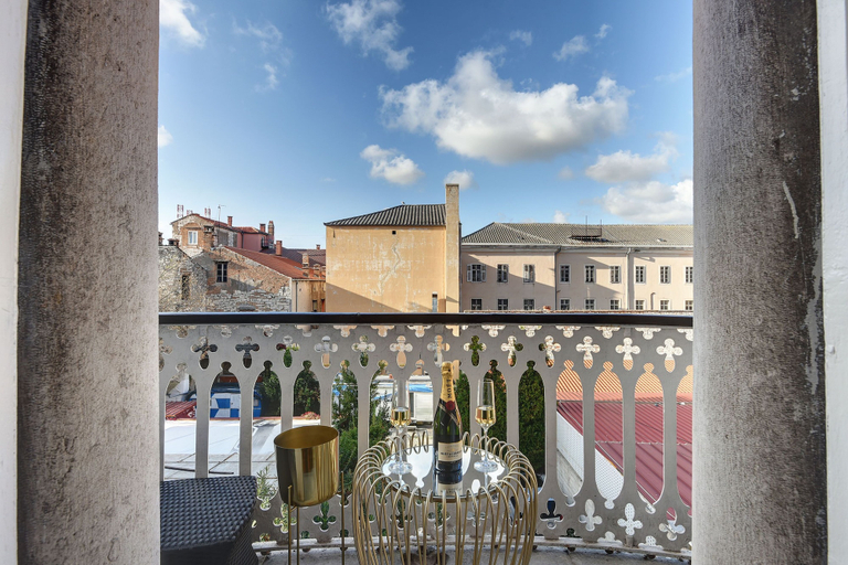 Others 5, Demartini Palace, Pula