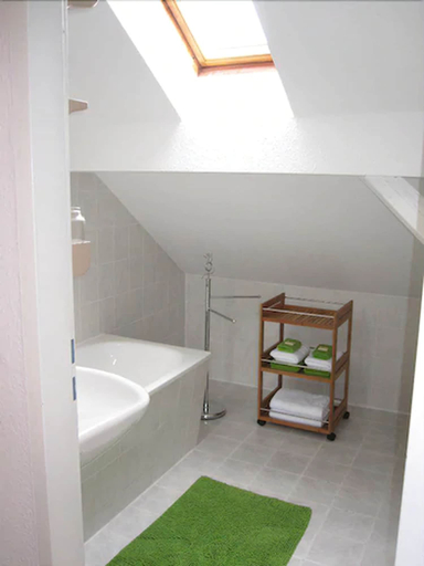 Bathroom 4, Aparthotel 1A, Zwickau