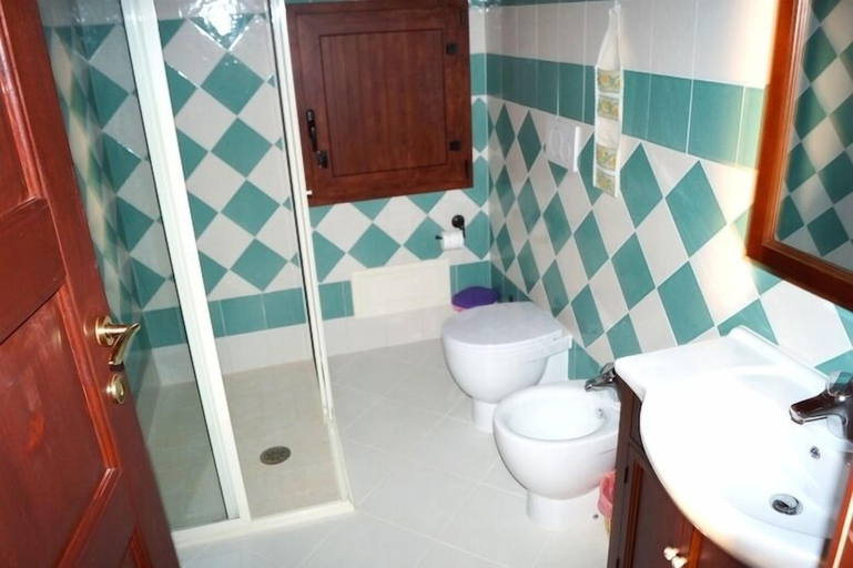 Bathroom 4, Rocce Bianche, Medio Campidano