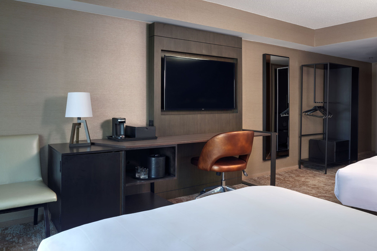 Bedroom 4, Chicago Marriott Southwest at Burr Ridge, Cook