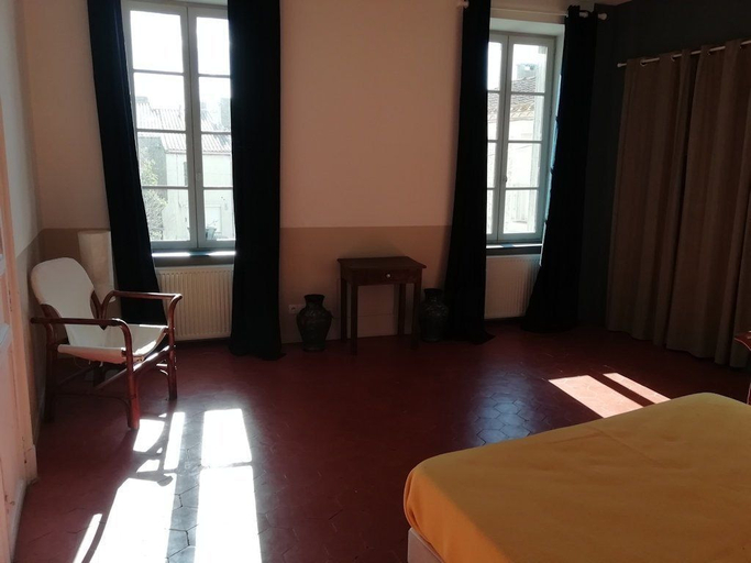 Bedroom 3, Les Colonnades, Aude