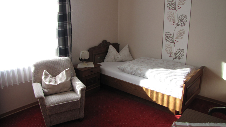 Bedroom 3, Pension Restaurant Schnorbus, Hochsauerlandkreis