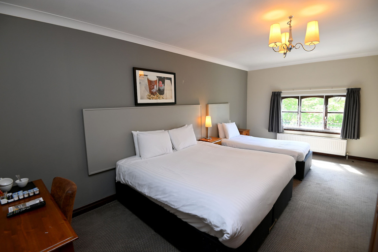 Bedroom 2, Admiral's Table, Bridgwater by Marston's Inns, Somerset