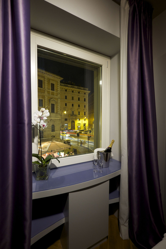 Bathroom 3, Navona Rooms, Roma