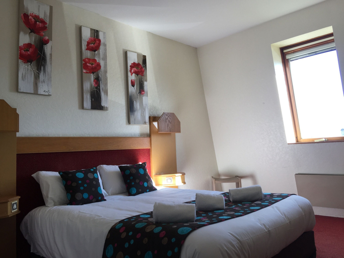 Bedroom 4, Kyriad Laon, Aisne