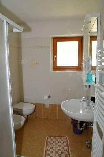 Bathroom, Hotel Ciamol, Trento