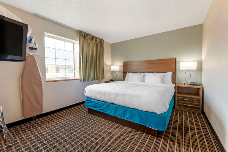 Bedroom 3, MainStay Suites Dubuque at Hwy 20, Dubuque