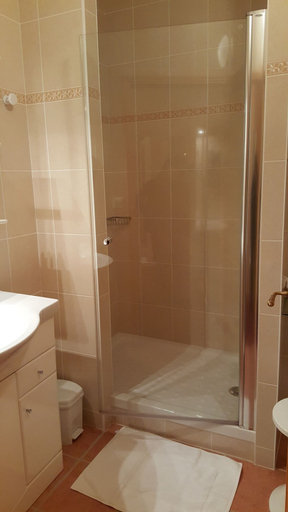 Bathroom 3, La Martinière, Drôme