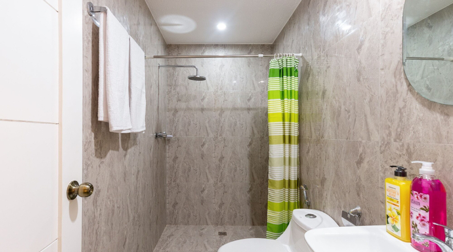 Bathroom 4, Cococabana Panglao, Panglao