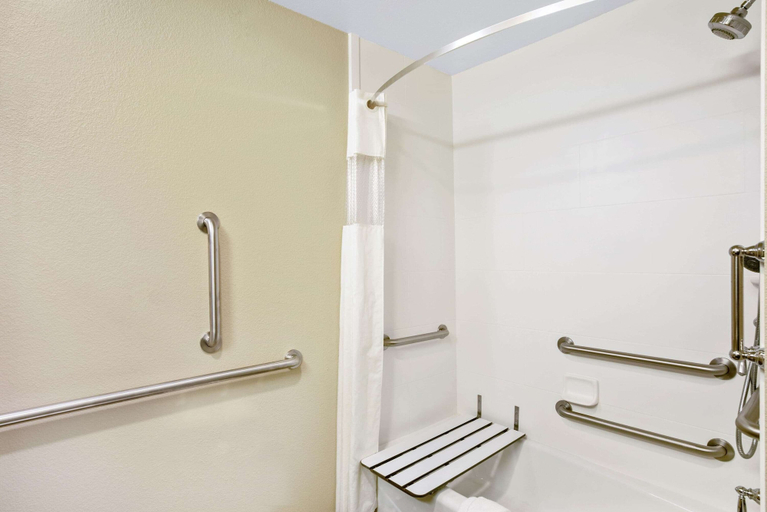 Bathroom 4, La Quinta Inn & Suites by Wyndham Gillette, Campbell