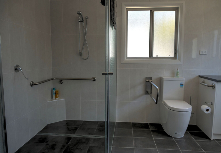 Bathroom 3, Emu Bay Holiday Homes, Kangaroo Island