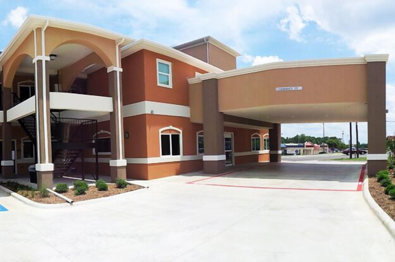 Exterior & Views 2, Executive Inn and Suites Tyler, Smith