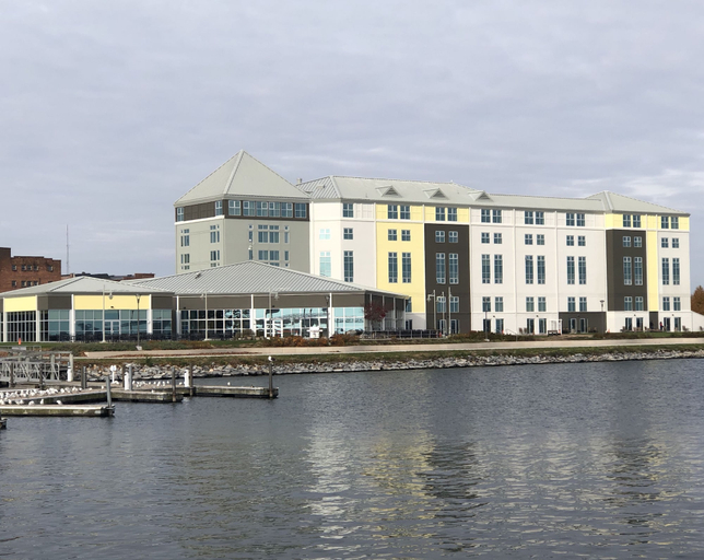 Exterior & Views 2, 41 Lakefront Hotel, Trademark Collection By Wyndham, Ontario