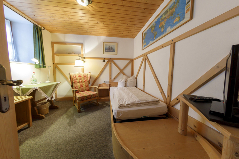 Bedroom 2, Hotel & Gasthof Fraundorfer, Garmisch-Partenkirchen