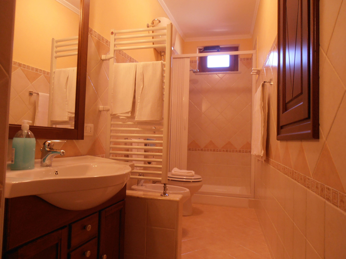 Bathroom 3, Il Castello, Palermo