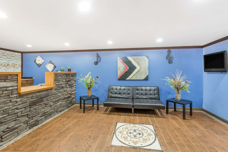 Others, Days Inn by Wyndham Lavonia, Franklin