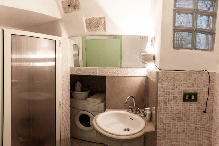 Bathroom 3, Cuore di Ostuni, Brindisi