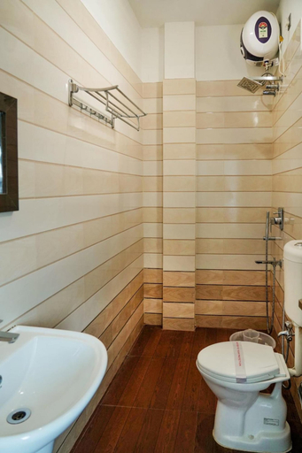 Bathroom 3, Hotel Heritage, Koch Bihar
