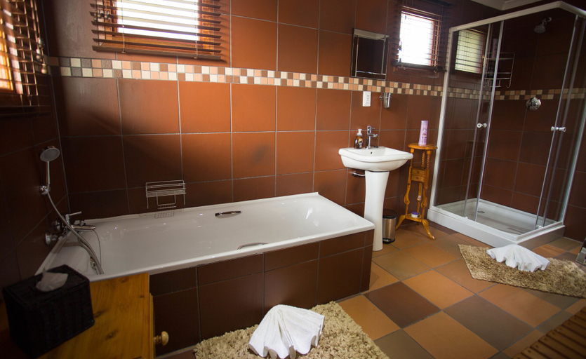 Bathroom 4, Beetleloop Guest House, Ehlanzeni