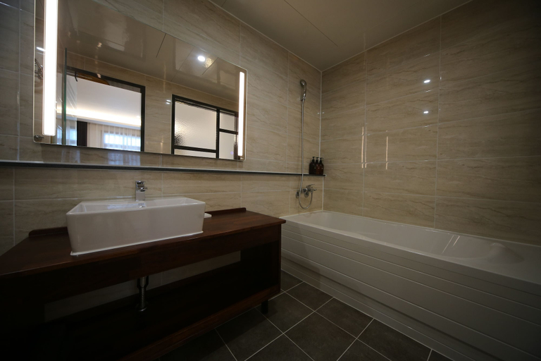 Bathroom 3, Hotel J's, Gumi