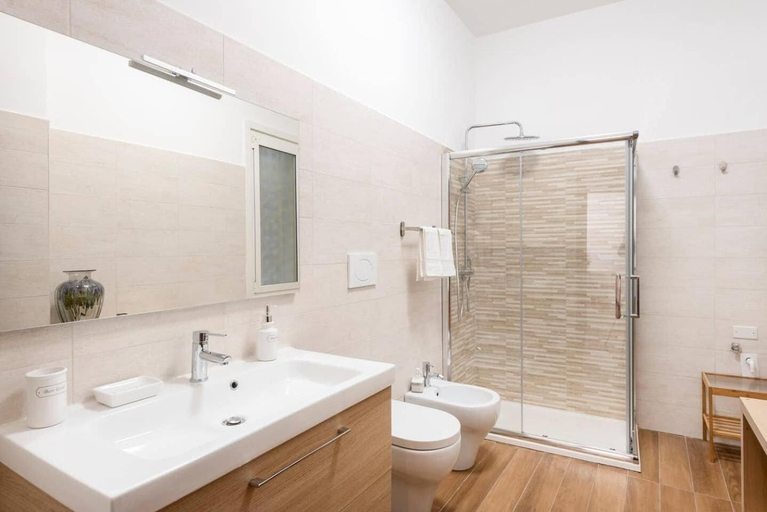 Bathroom 5, Il Dogandiere B&B, Rome
