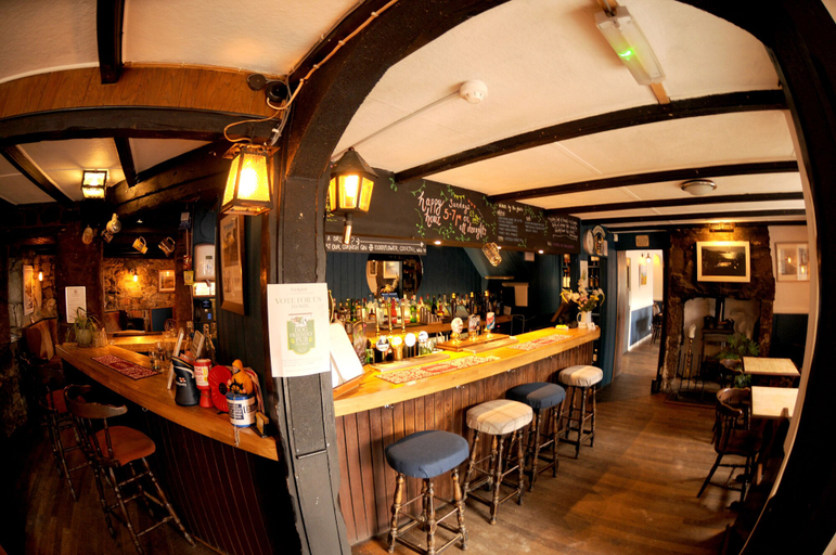 Food & Drinks 3, Victoria Inn, Cornwall