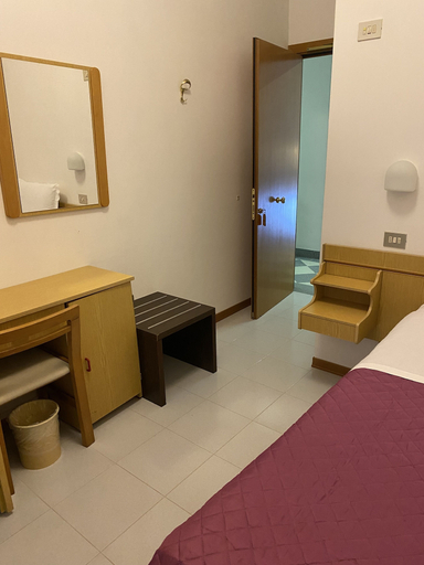 Others 4, Hotel Ferrara, Siena