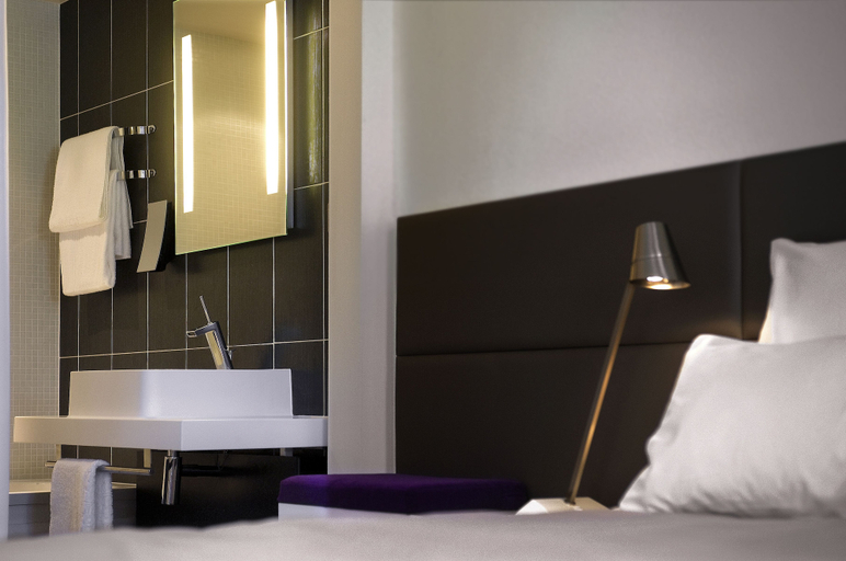 Bedroom 3, Novotel Suites Paris Issy les Moulineaux, Hauts-de-Seine