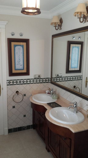 Bathroom 3, Linda Vista Beach, Málaga
