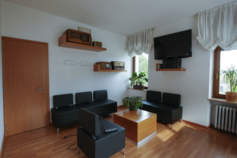 Others 5, Albergo De March, Belluno