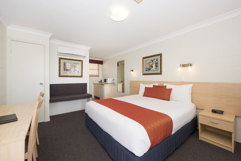 Bedroom 3, Soldiers Motel, Mid-Western Regional - Pt A