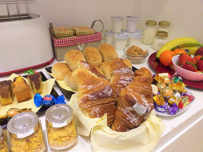 Food & Drinks, Orange Suites, Rome