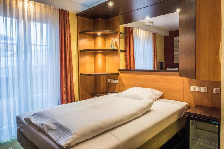 Bedroom 4, Hotel Sperling, Speyer