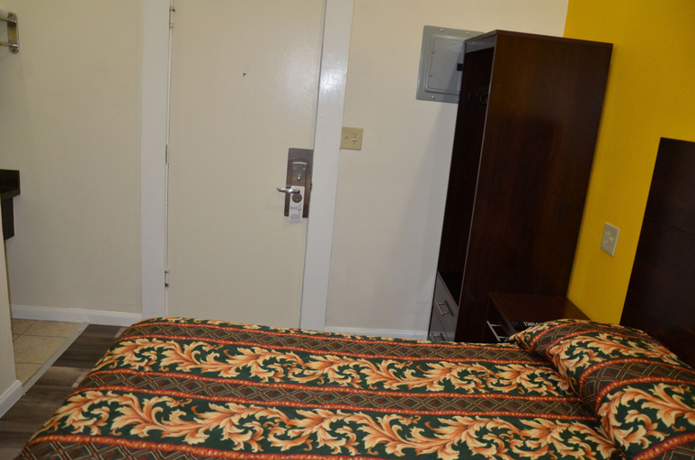 Bedroom 5, Hotel Sunrise, San Francisco