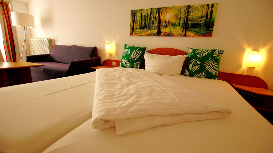 Bedroom 4, gut-Hotel Tannenhof, Lahn-Dill-Kreis