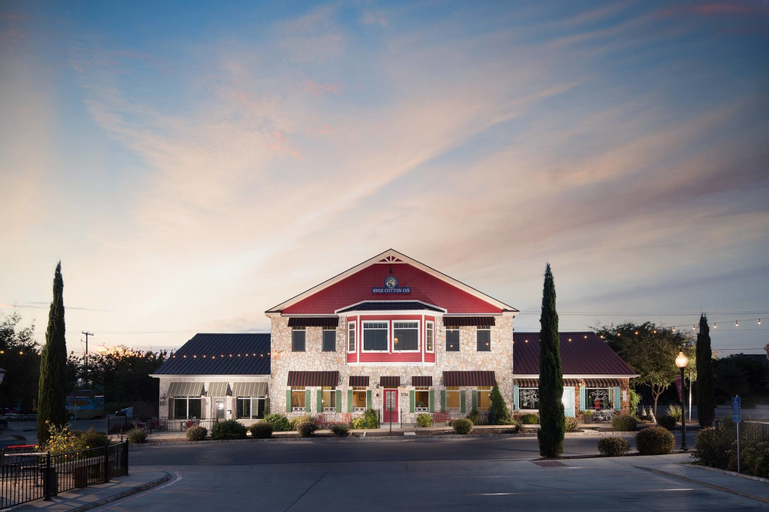High Cotton Inn, Comal