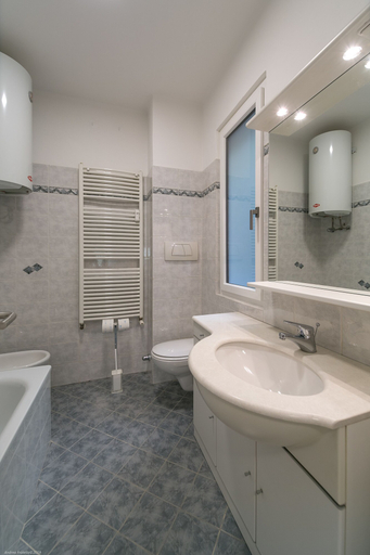 Bathroom 5, Apartment Duomo, Bolzano