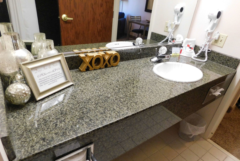 Bathroom 4, Days Inn & Suites by Wyndham Pocahontas, Randolph