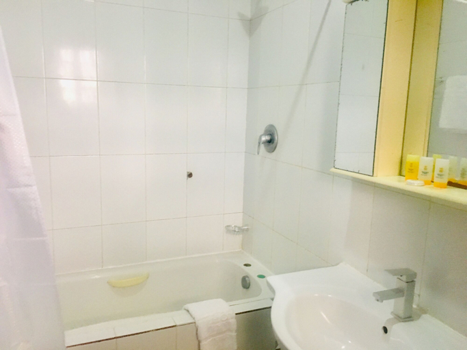Bathroom 3, Blue Moon Beach Hotel & Resort, Eti-Osa
