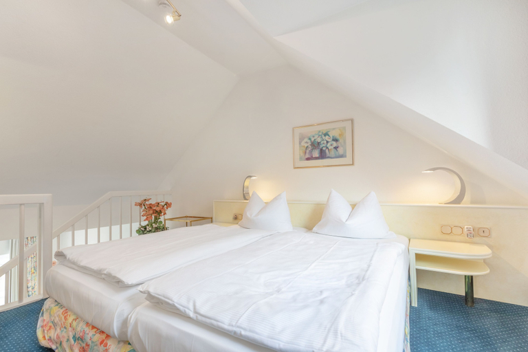 Bedroom 3, Hotel Bellevue, Marburg-Biedenkopf
