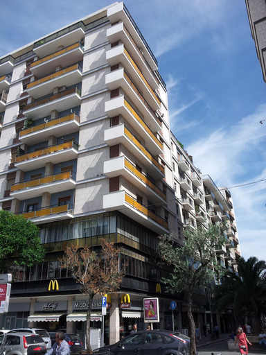 Exterior & Views 2, B&B Residenza Piazza Moro, Bari