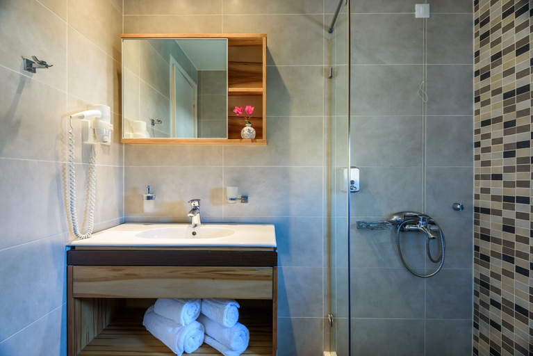 Bathroom 4, Despina Apartments, Crete