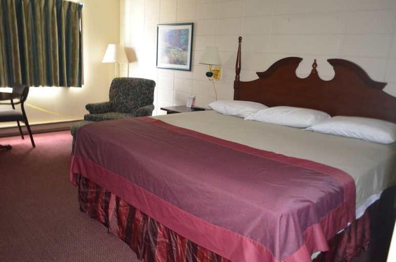 Bedroom 2, Grand Inn Fargo, Cass