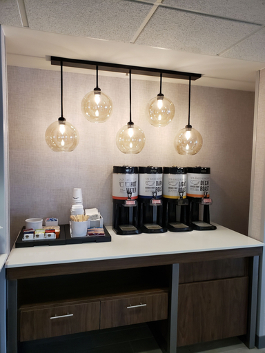 Food & Drinks 5, Hampton Inn Rochester-South, Olmsted