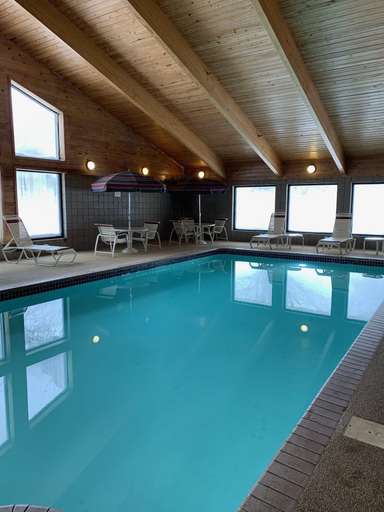 Sport & Beauty 5, AmericInn by Wyndham Hampton, Franklin