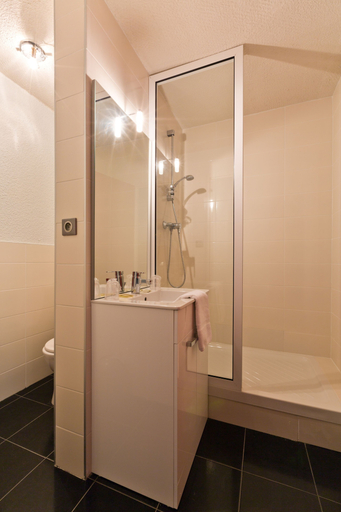 Bathroom 5, Alb'hotel Grill, Haute-Savoie